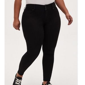 Torrid High Rise Jeggings in Black